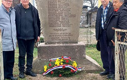 Полагање венаца на Спомен обележја 